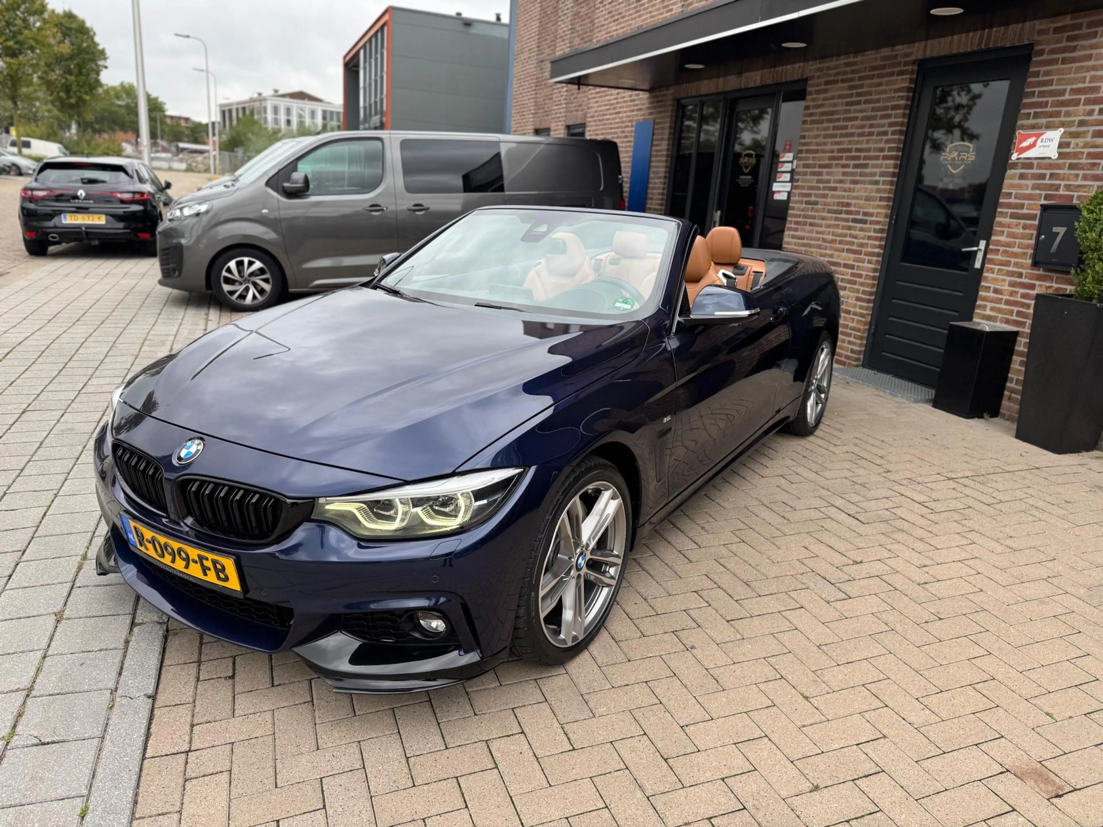BMW 435 4-serie Cabrio 435d xDrive High Executive — photo 14