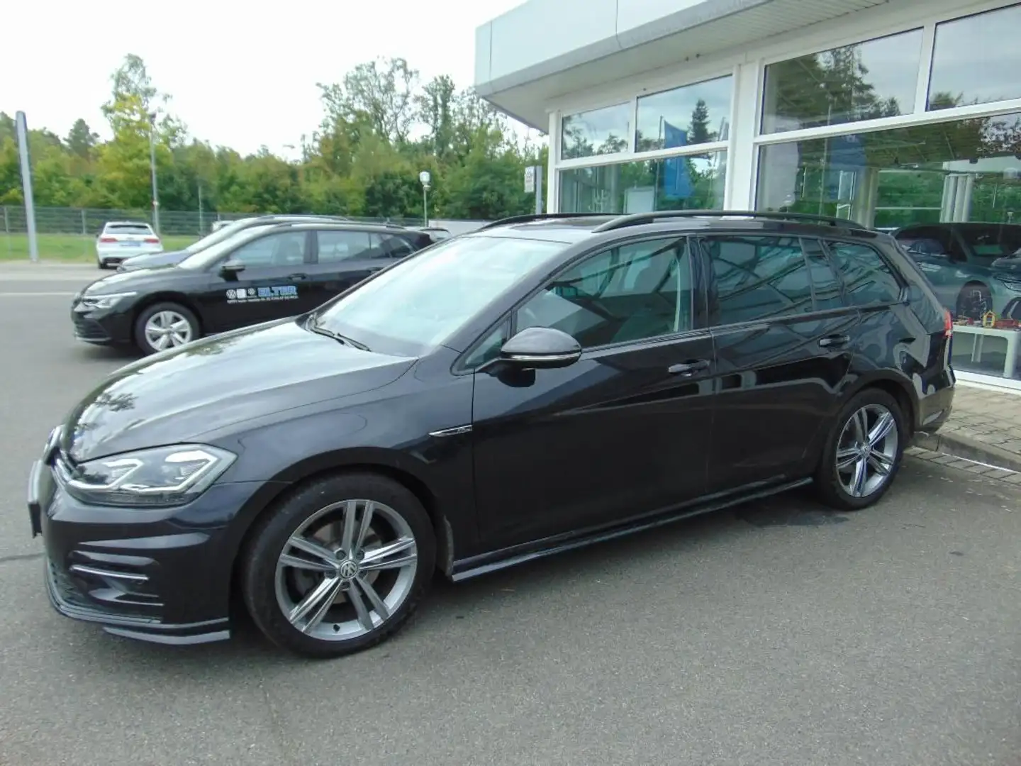 Volkswagen Golf Variant Comfortl. 1.5 TSI DSG R-Line P-DACH Schwarz - 1