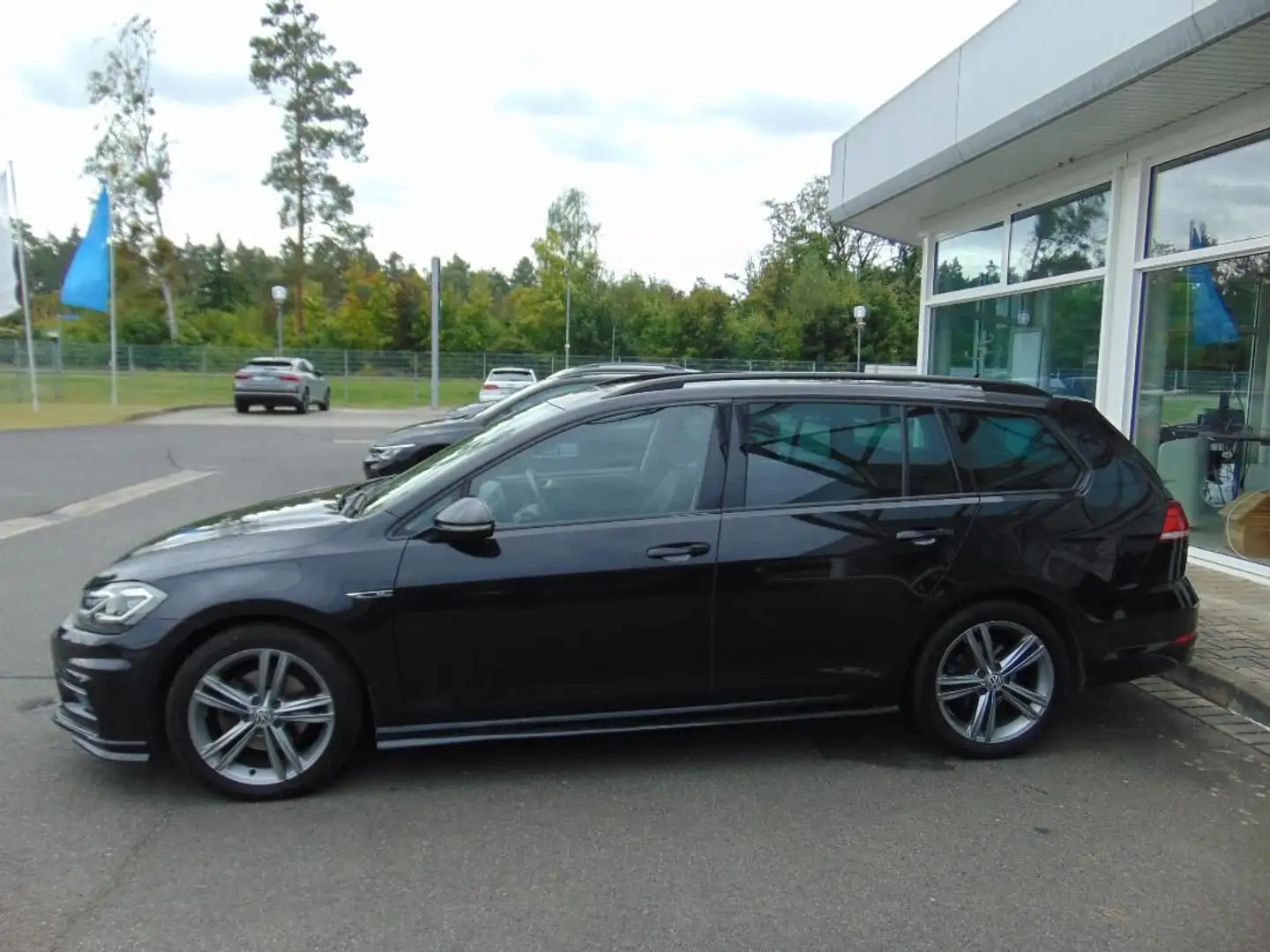 Volkswagen Golf Variant Comfortl. 1.5 TSI DSG R-Line P-DACH Schwarz - 2