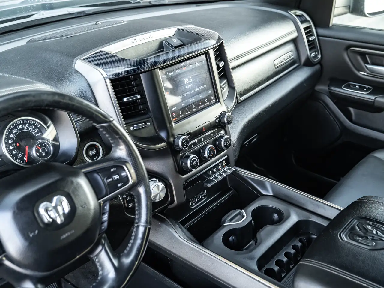 RAM 1500 снимка RAM 1500