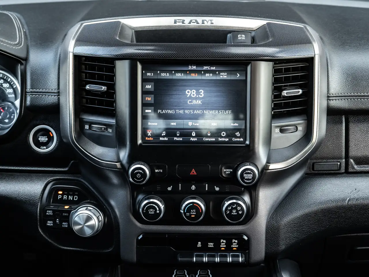 RAM 1500 снимка RAM 1500