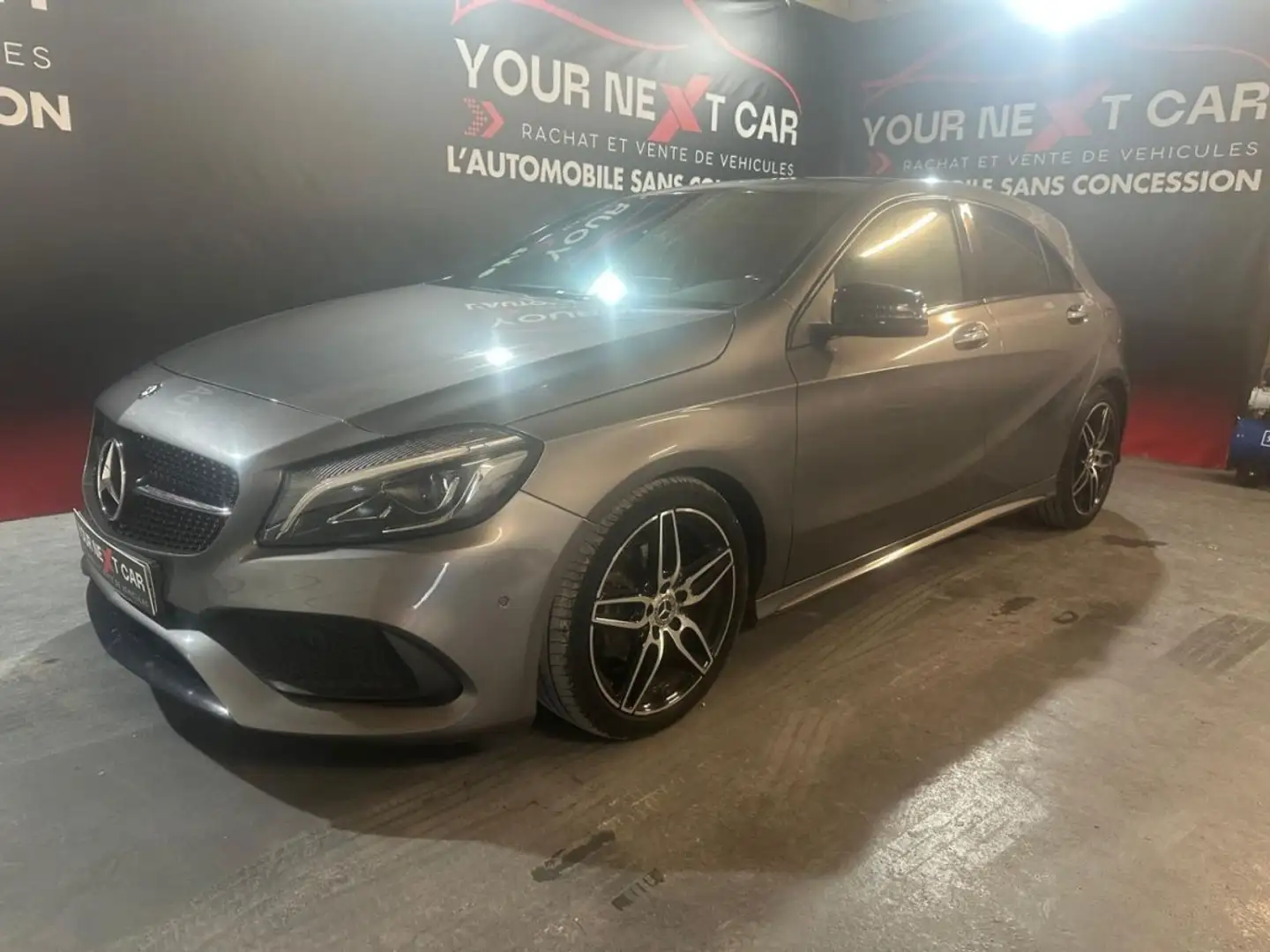 Mercedes-Benz A200d MATIC Grau - 1