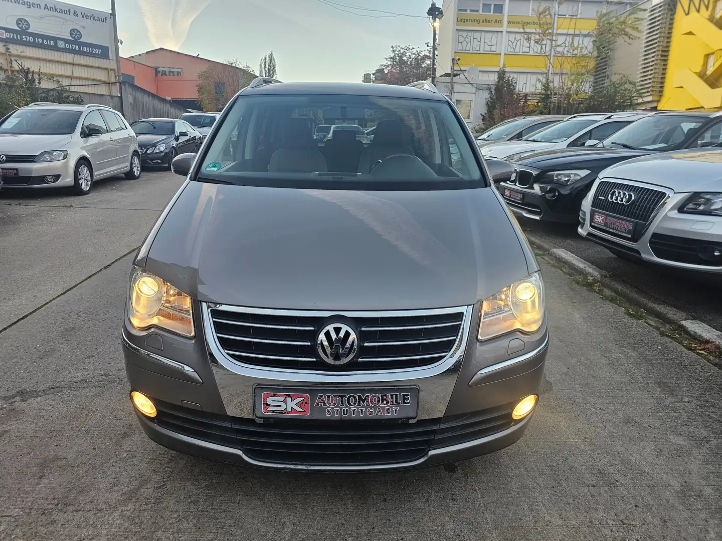 Volkswagen Touran Highline Automatik Gris - 2