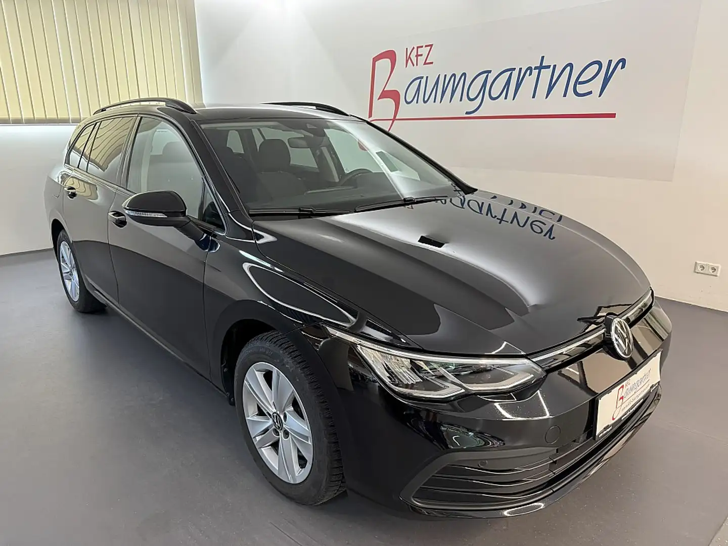 Volkswagen Golf Variant 2,0TDI Life *LED*NAVI*ACC*AHK*Sitzheizung*Getön... Noir - 1