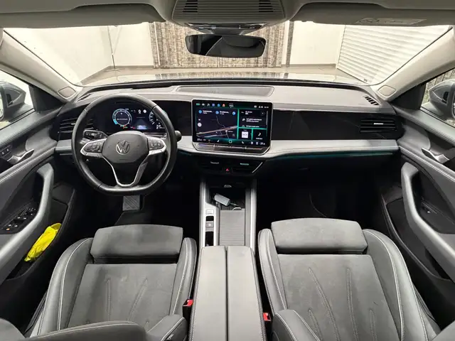 Volkswagen Passat view 12