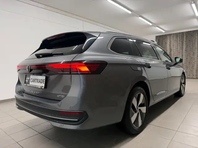 Volkswagen Passat view 7