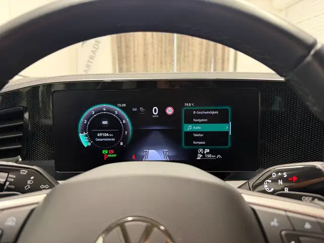 Volkswagen Passat view 14