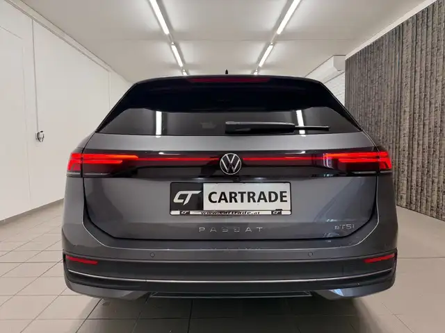 Volkswagen Passat view 8