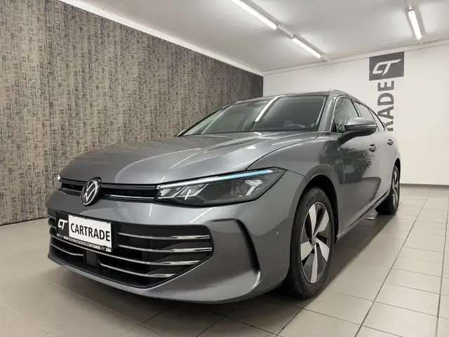 Volkswagen Passat view 4