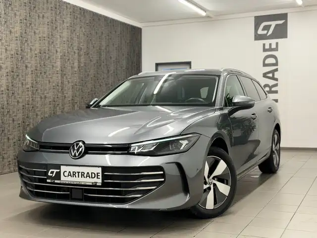 Volkswagen Passat view 2