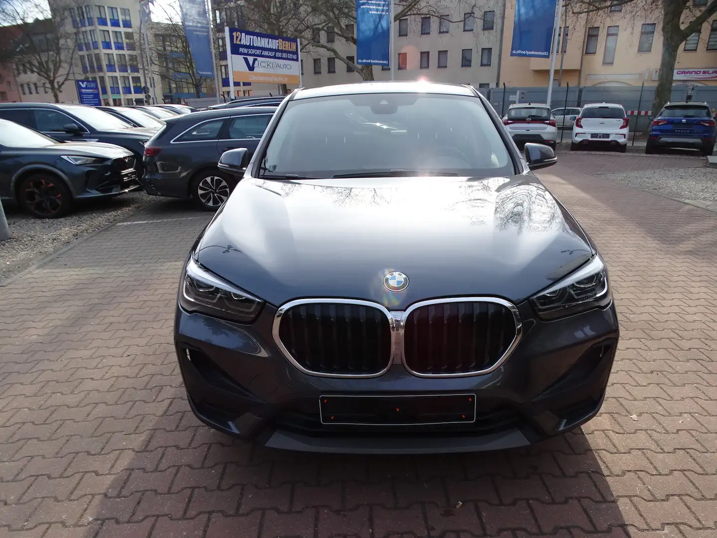 BMW X1 sDrive 18 i Advantage Steptronic Gris - 2