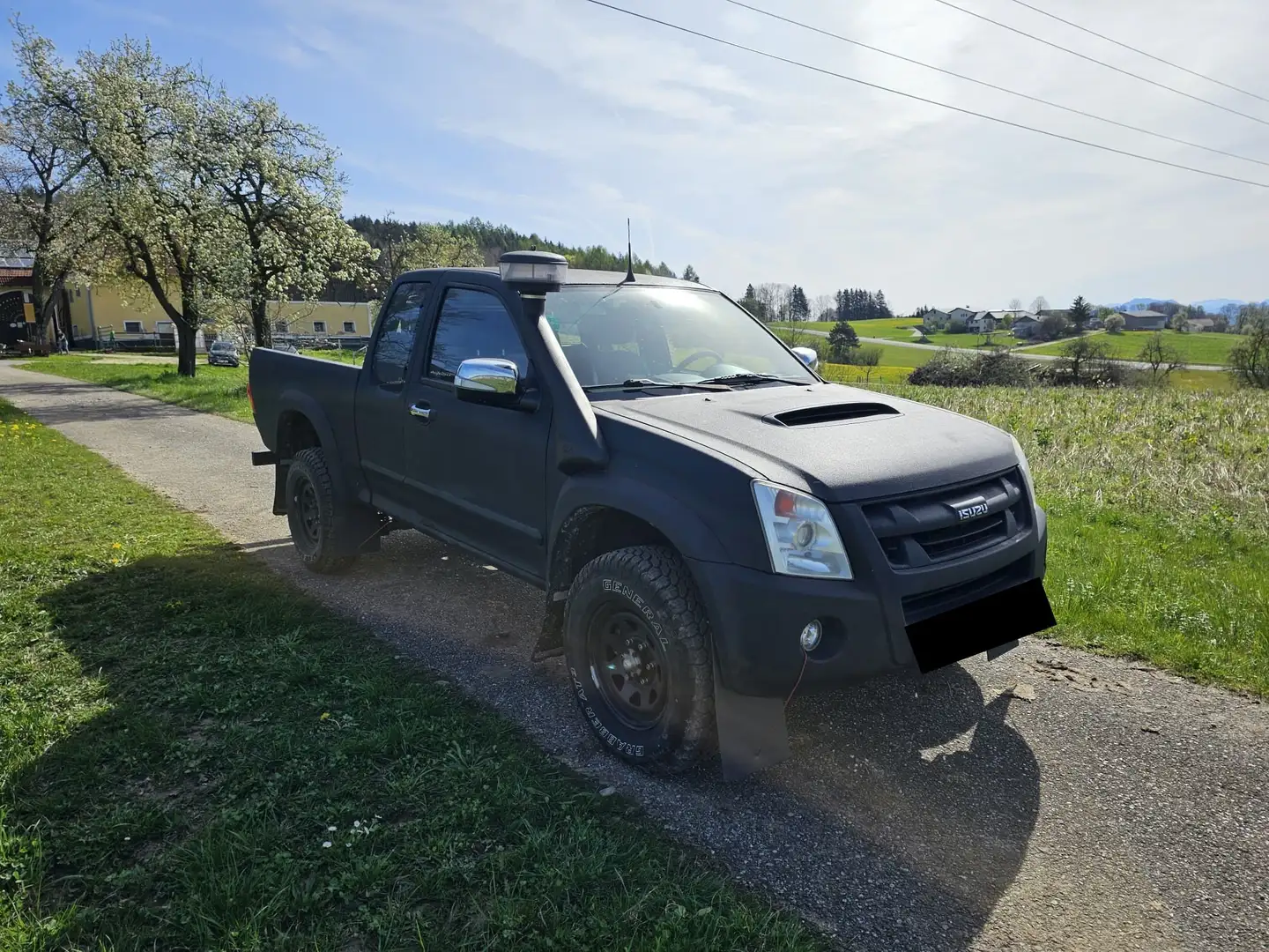 Isuzu D-Max Space Cab 3,0 LS Custom Schwarz - 1