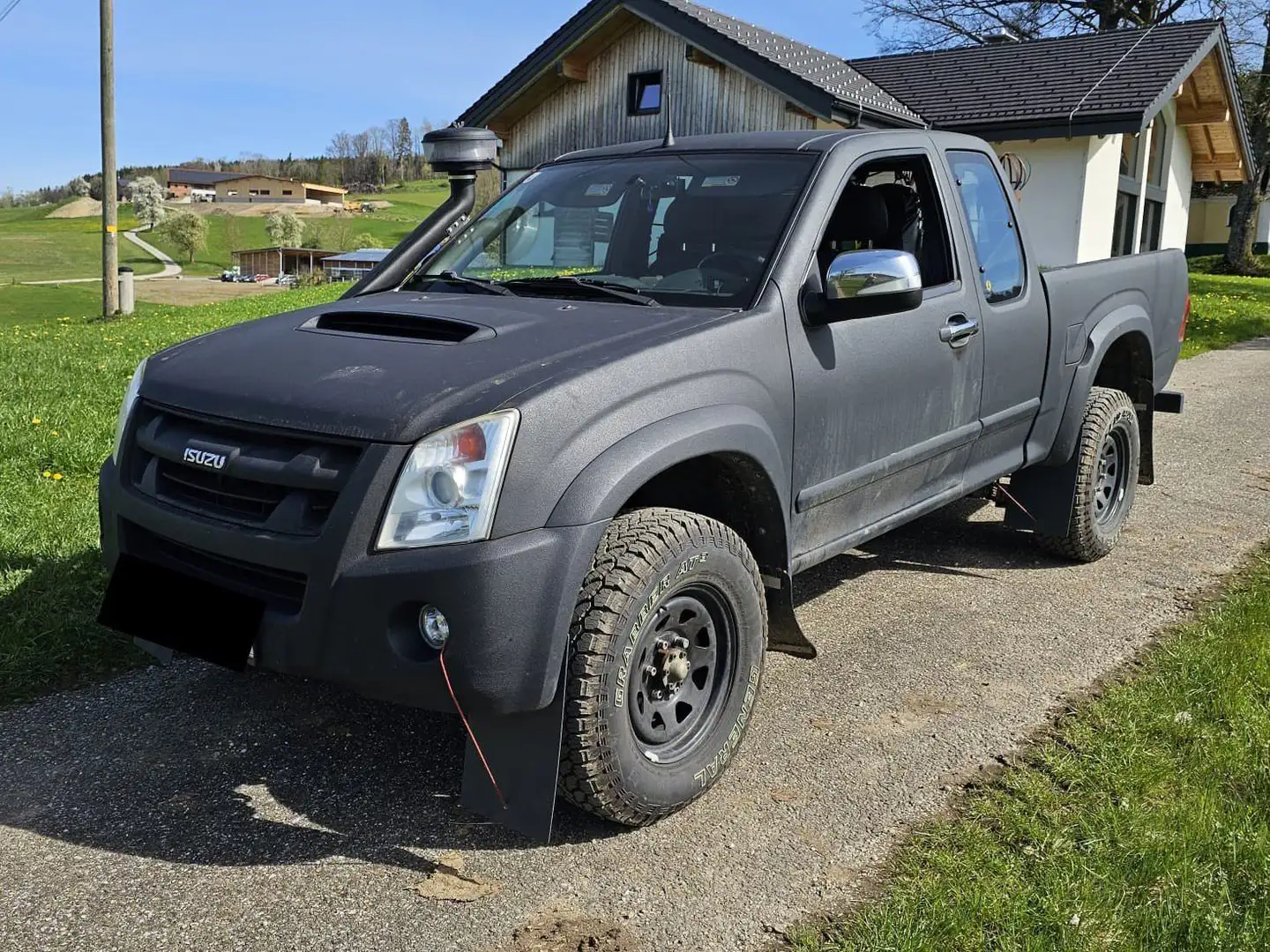 Isuzu D-Max Space Cab 3,0 LS Custom Schwarz - 2