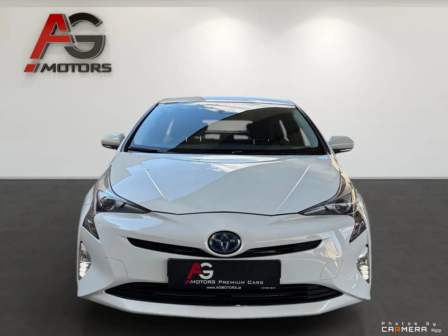 Toyota Prius 1,8 VVT-i Hybrid Active/Navi/Kamera/Spurhalt./1.B Bílá - 2