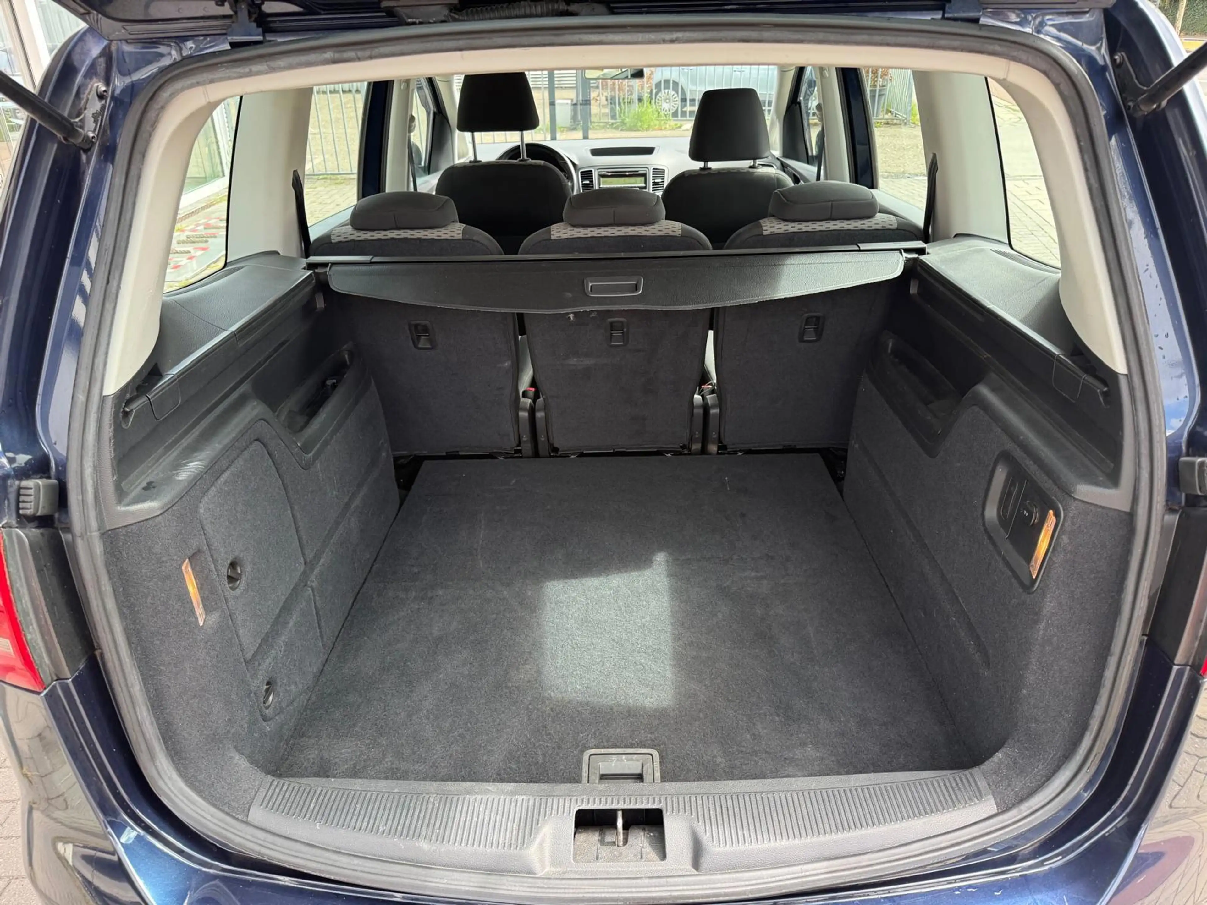 Volkswagen Sharan 1.4 TSI DSG Trendline — photo 13