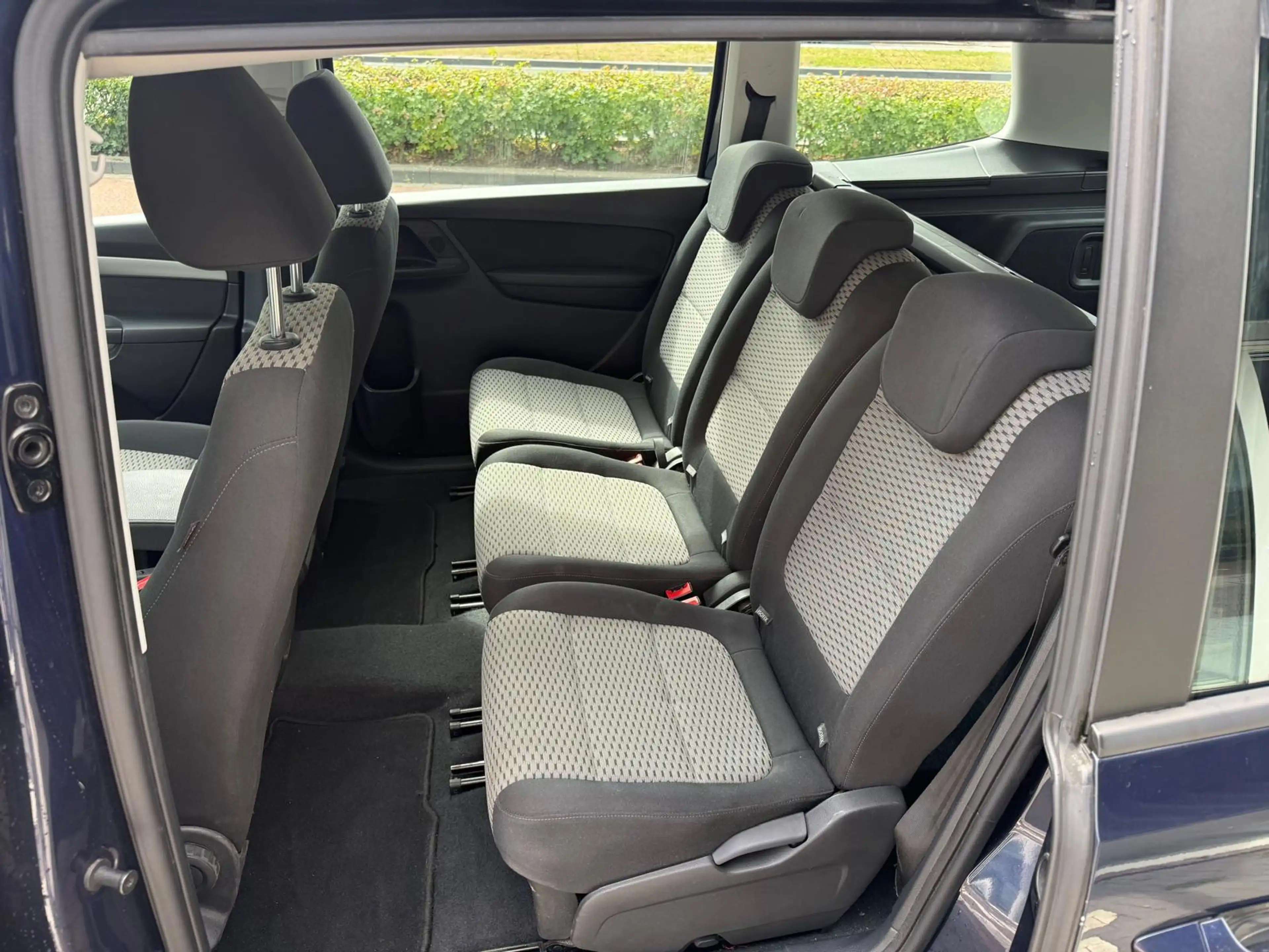 Volkswagen Sharan 1.4 TSI DSG Trendline — photo 14
