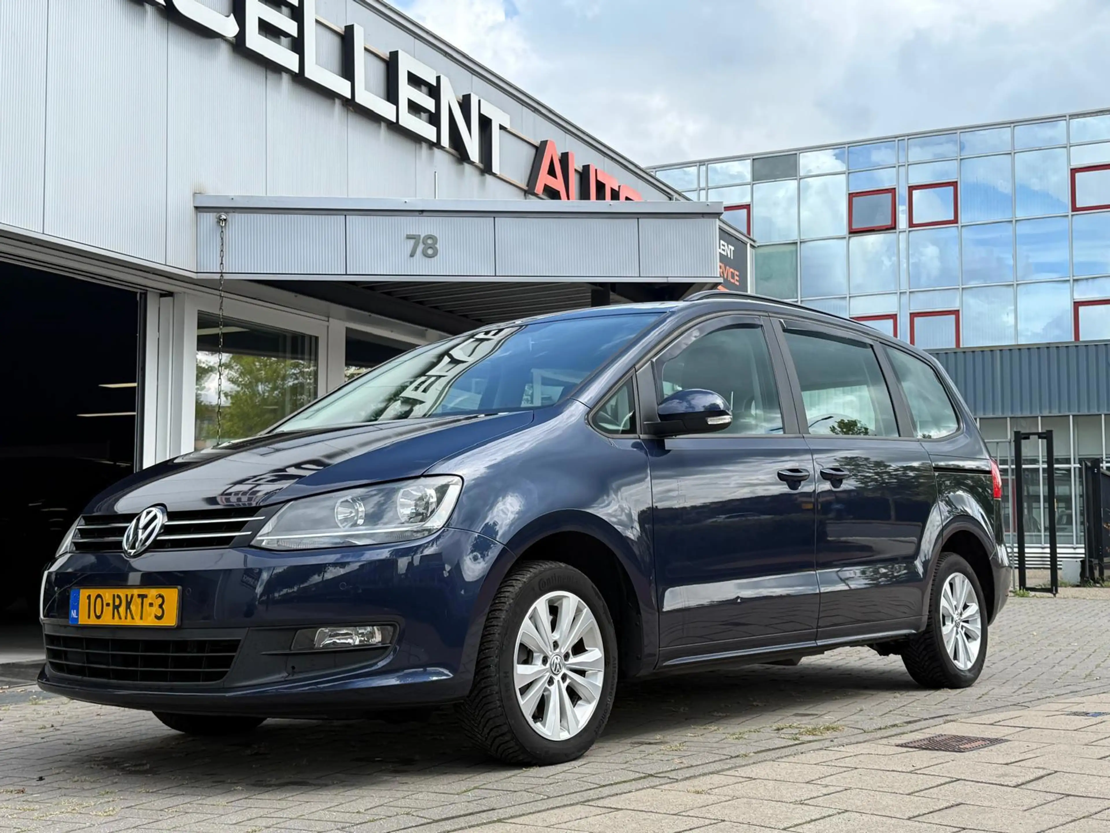 Volkswagen Sharan 1.4 TSI DSG Trendline — photo 3