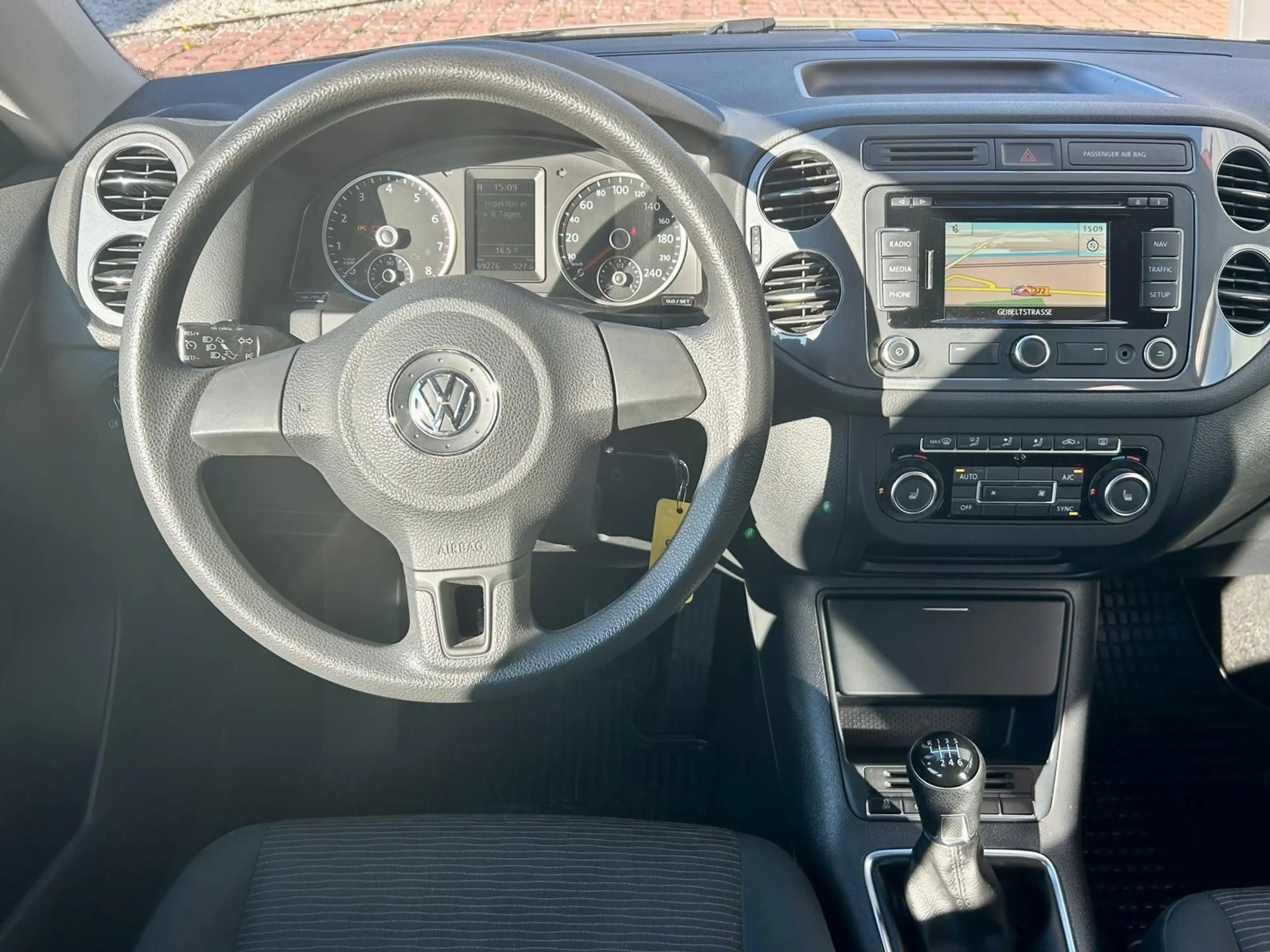 Volkswagen Tiguan 1.4 TSI Trend & Fun BMT NAVI SITZH. — photo 7