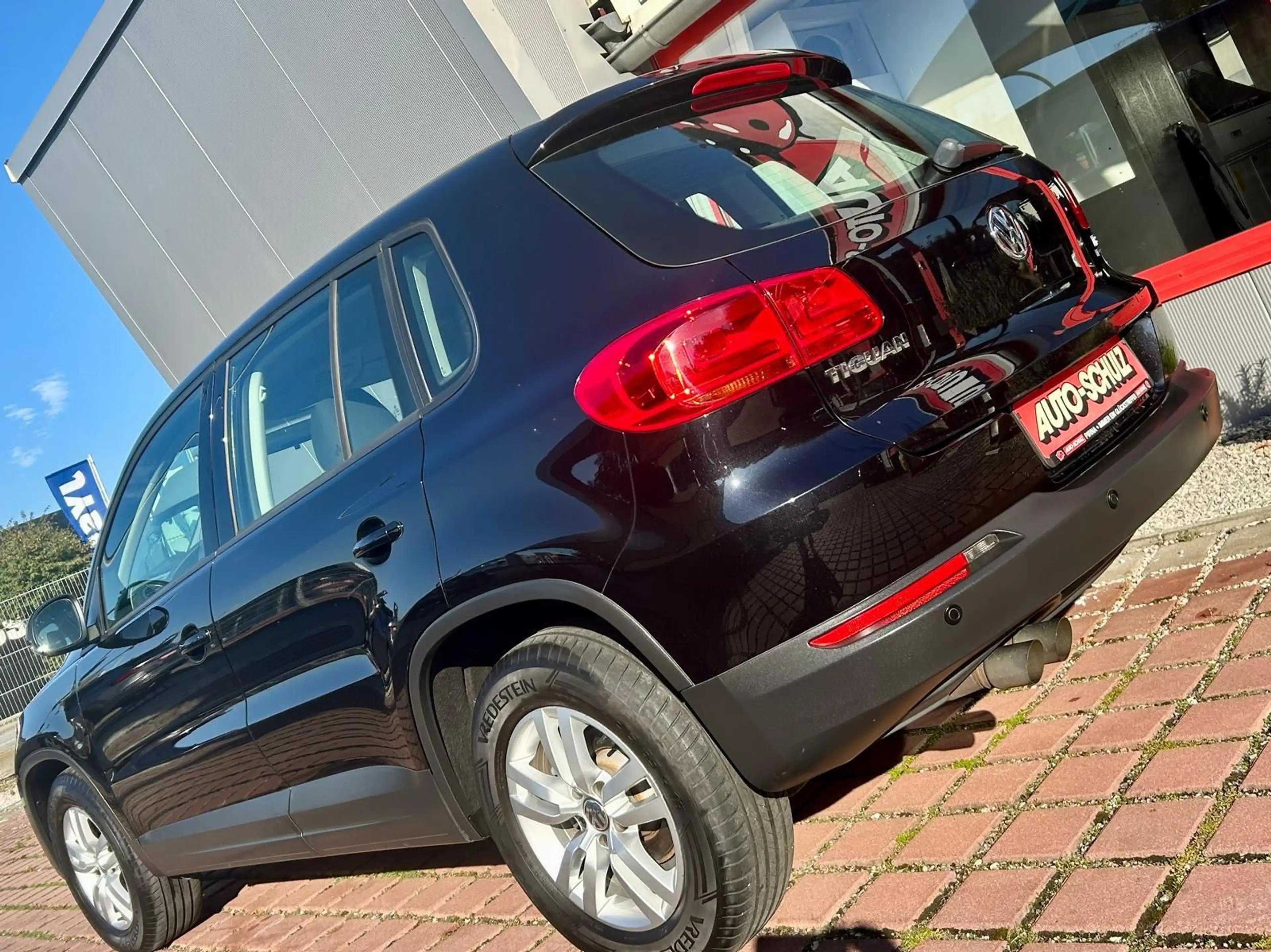 Volkswagen Tiguan 1.4 TSI Trend & Fun BMT NAVI SITZH. — photo 3
