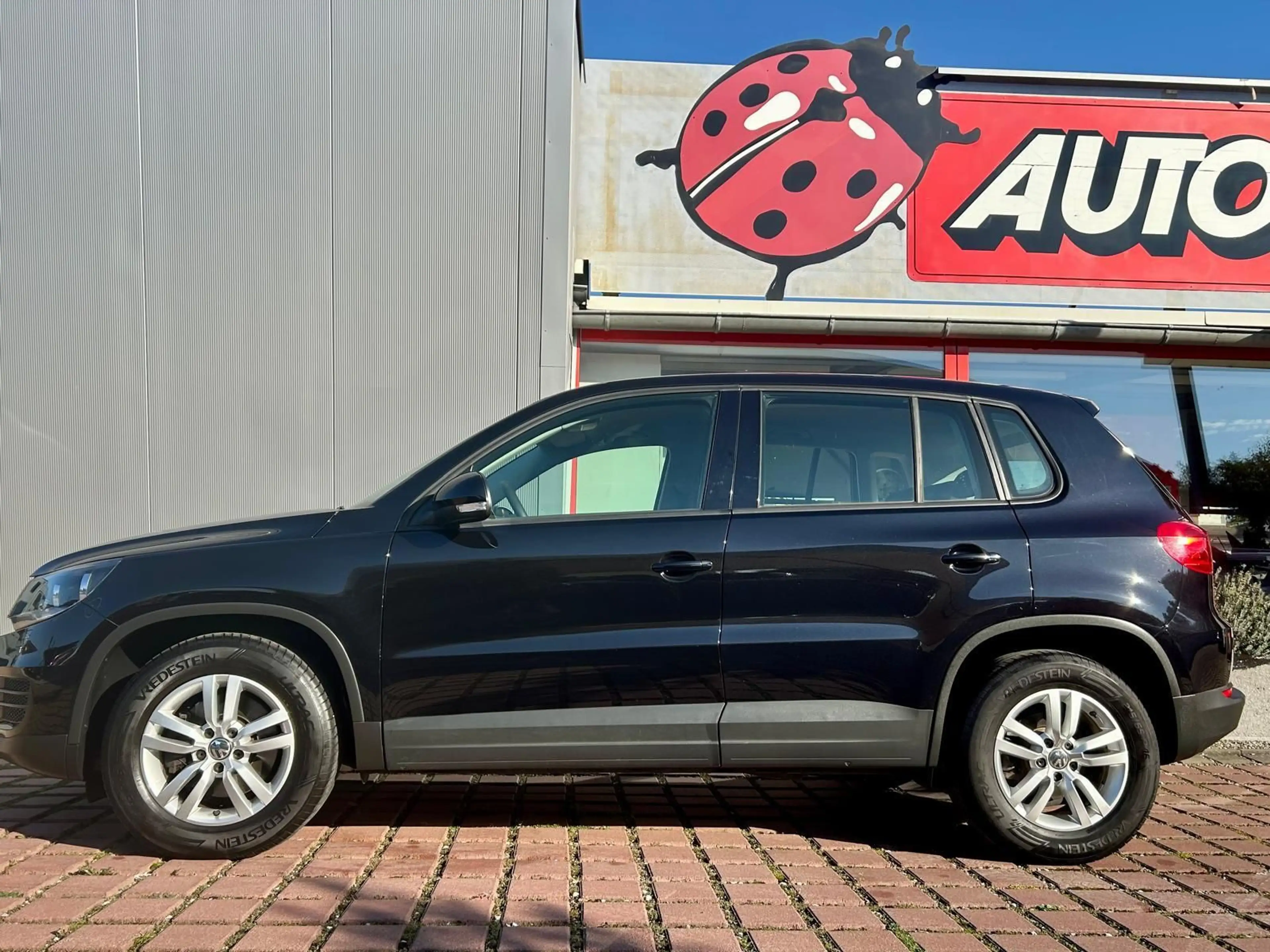 Volkswagen Tiguan 1.4 TSI Trend & Fun BMT NAVI SITZH. — photo 2