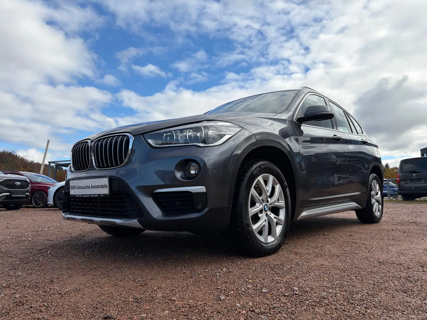 BMW X1 xDrive 20 d xLine*HU 01/2026* Grau - 1