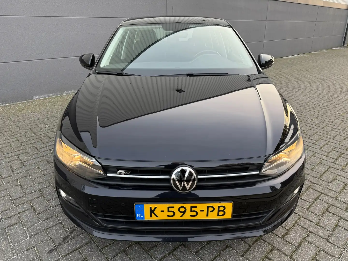 Volkswagen Polo 1.0 TSI R-LINE Business*CRUISE*APK*NAP*NAVI*CARPLY Zwart - 2