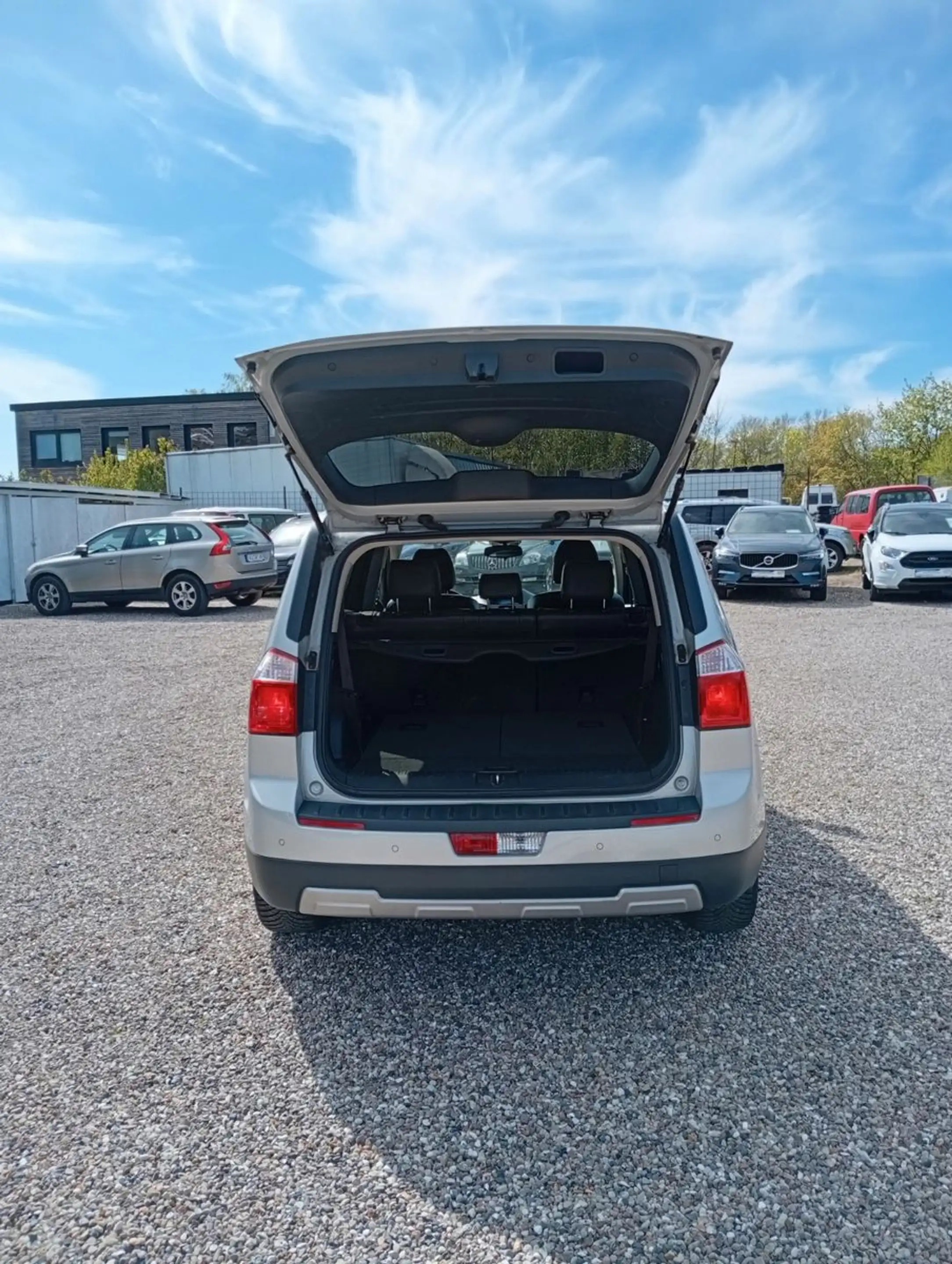 Chevrolet Orlando 2.0TD LT 7-Sitzer.Automatik.Klima.Leder. — photo 7