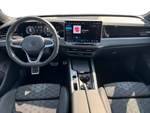 Volkswagen Passat view 8