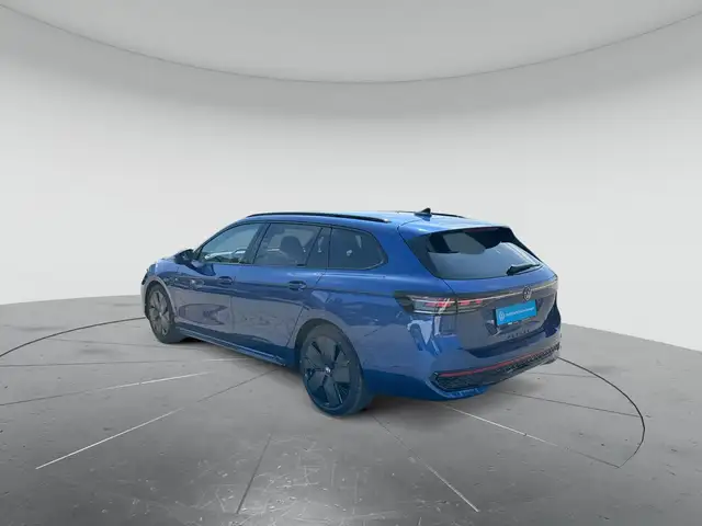 Volkswagen Passat view 3