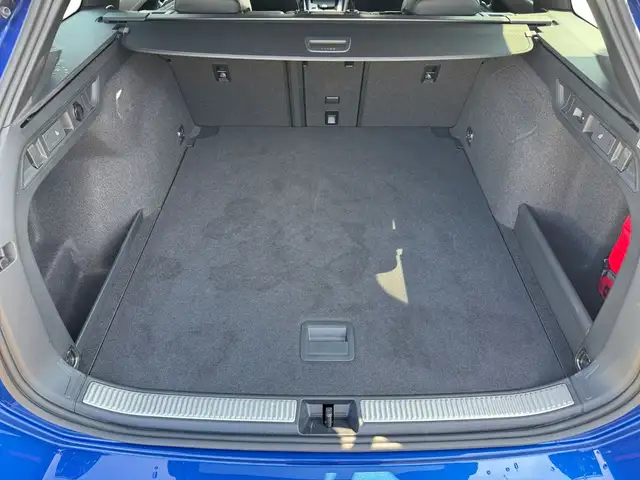 Volkswagen Passat view 14