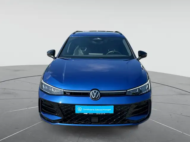Volkswagen Passat view 2