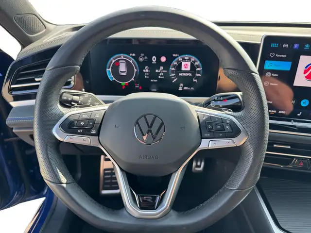 Volkswagen Passat view 13