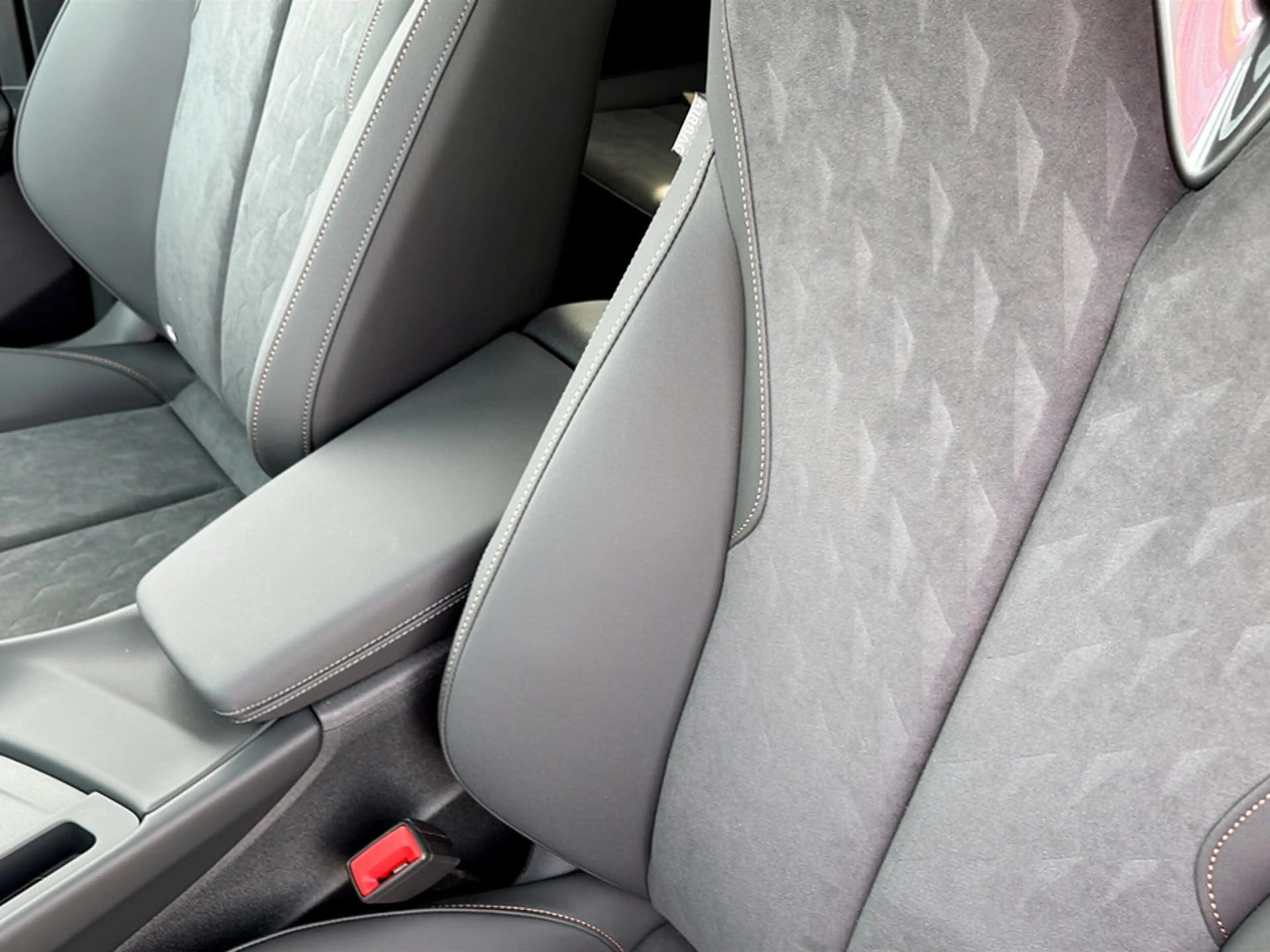 CUPRA Terramar e-HYBRID 204 PS DSG — photo 8
