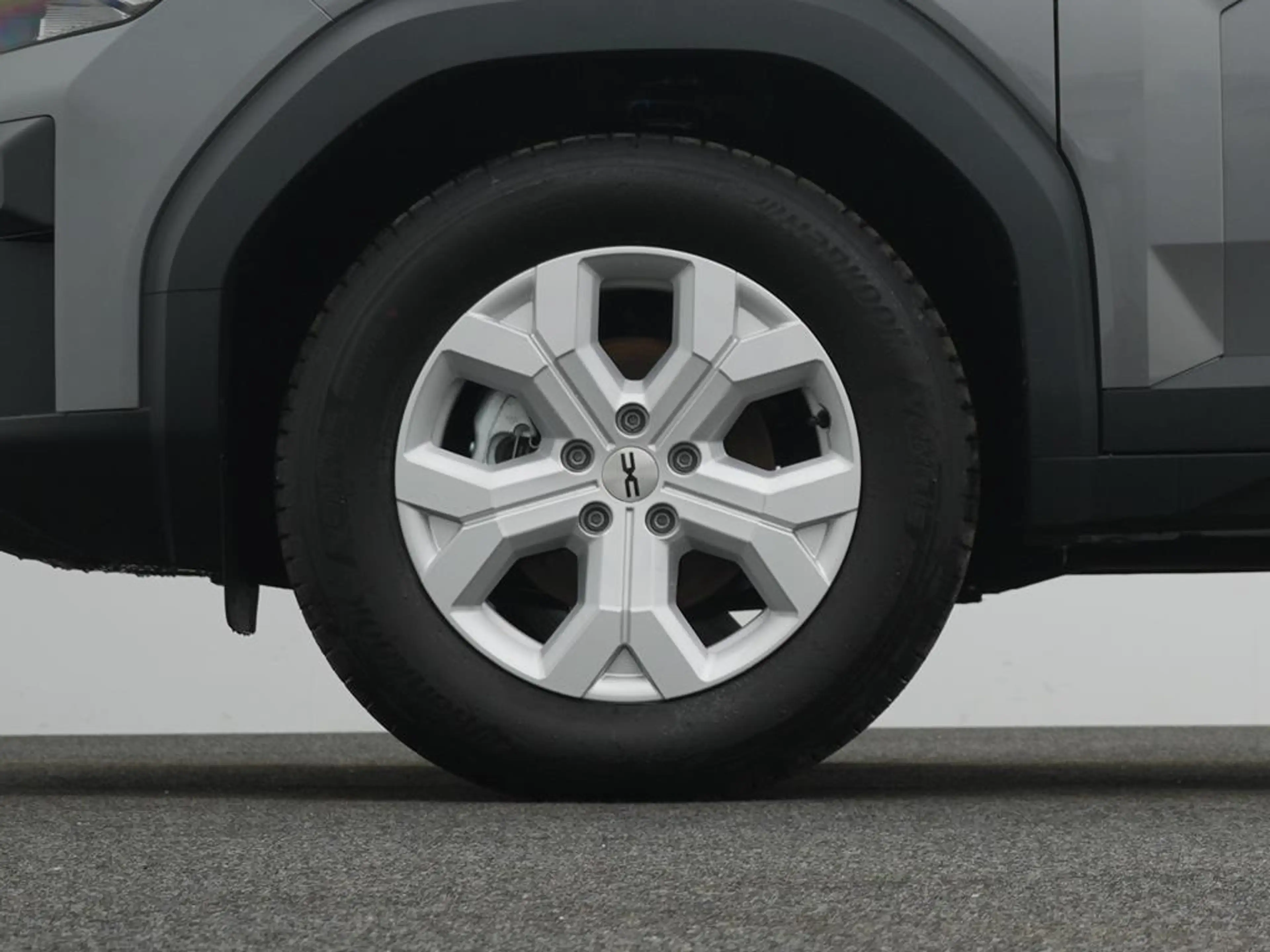 Dacia Bigster Essential mild hybrid 140 — photo 8