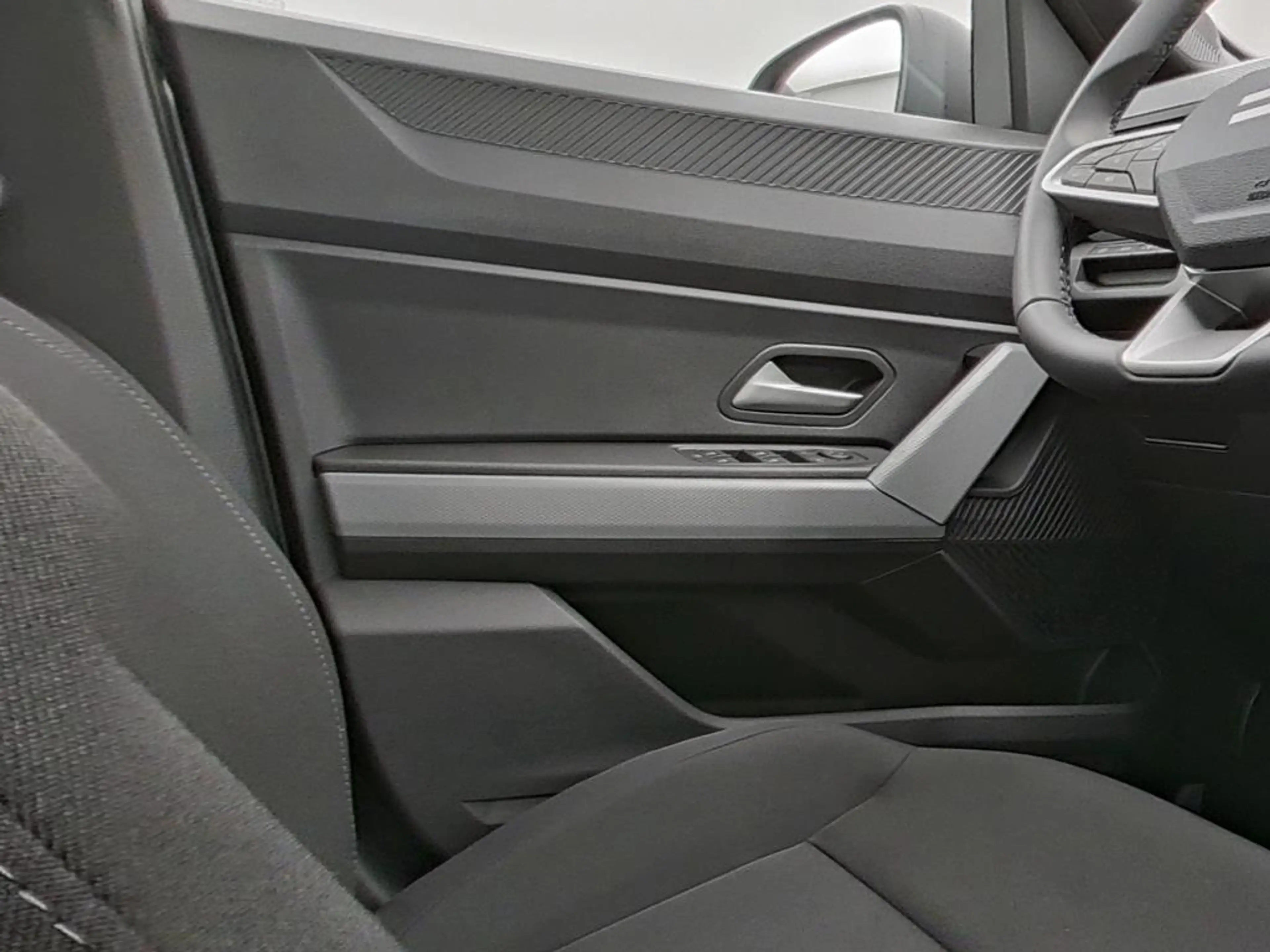 Dacia Bigster Essential mild hybrid 140 — photo 14