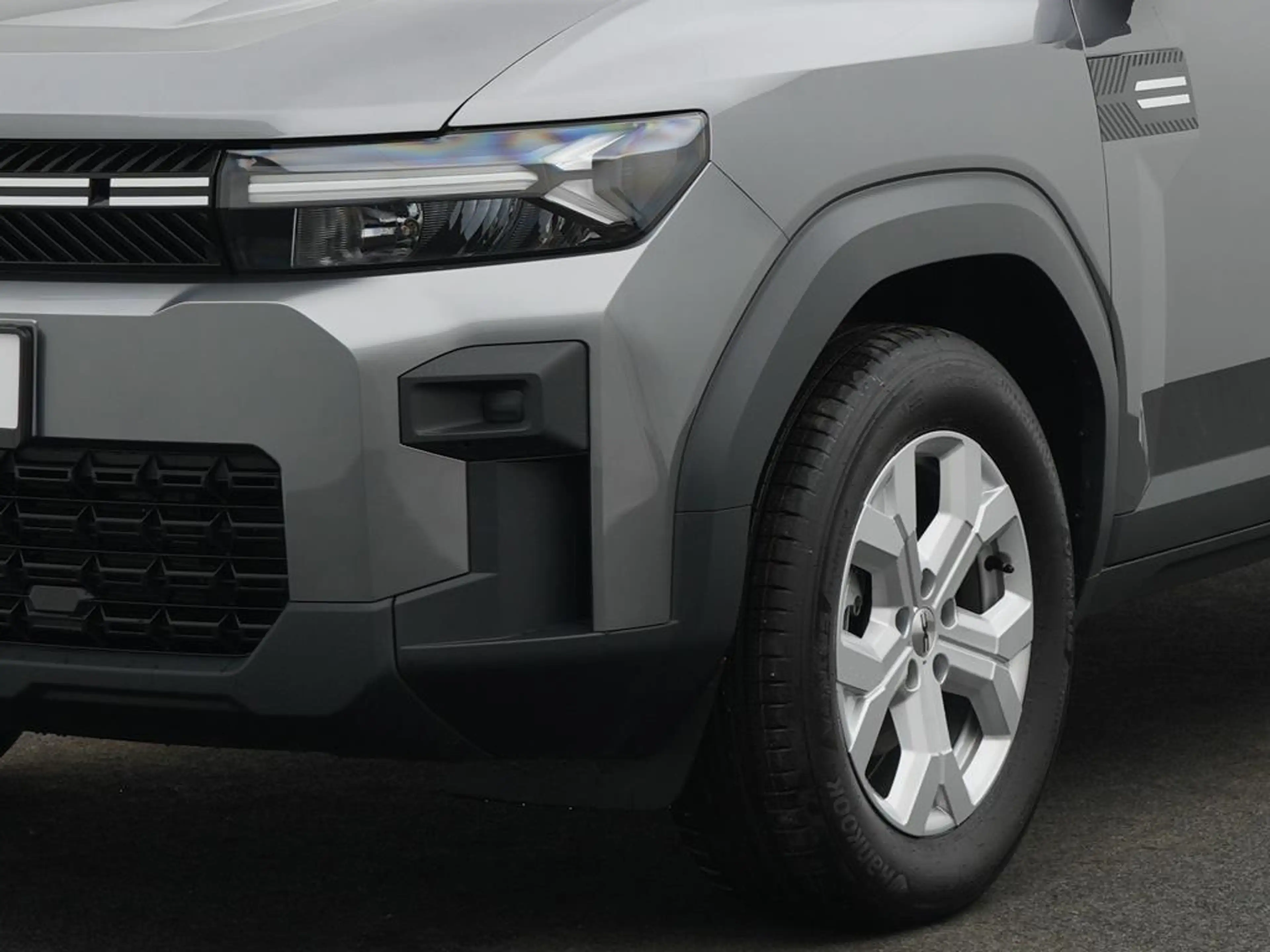 Dacia Bigster Essential mild hybrid 140 — photo 9