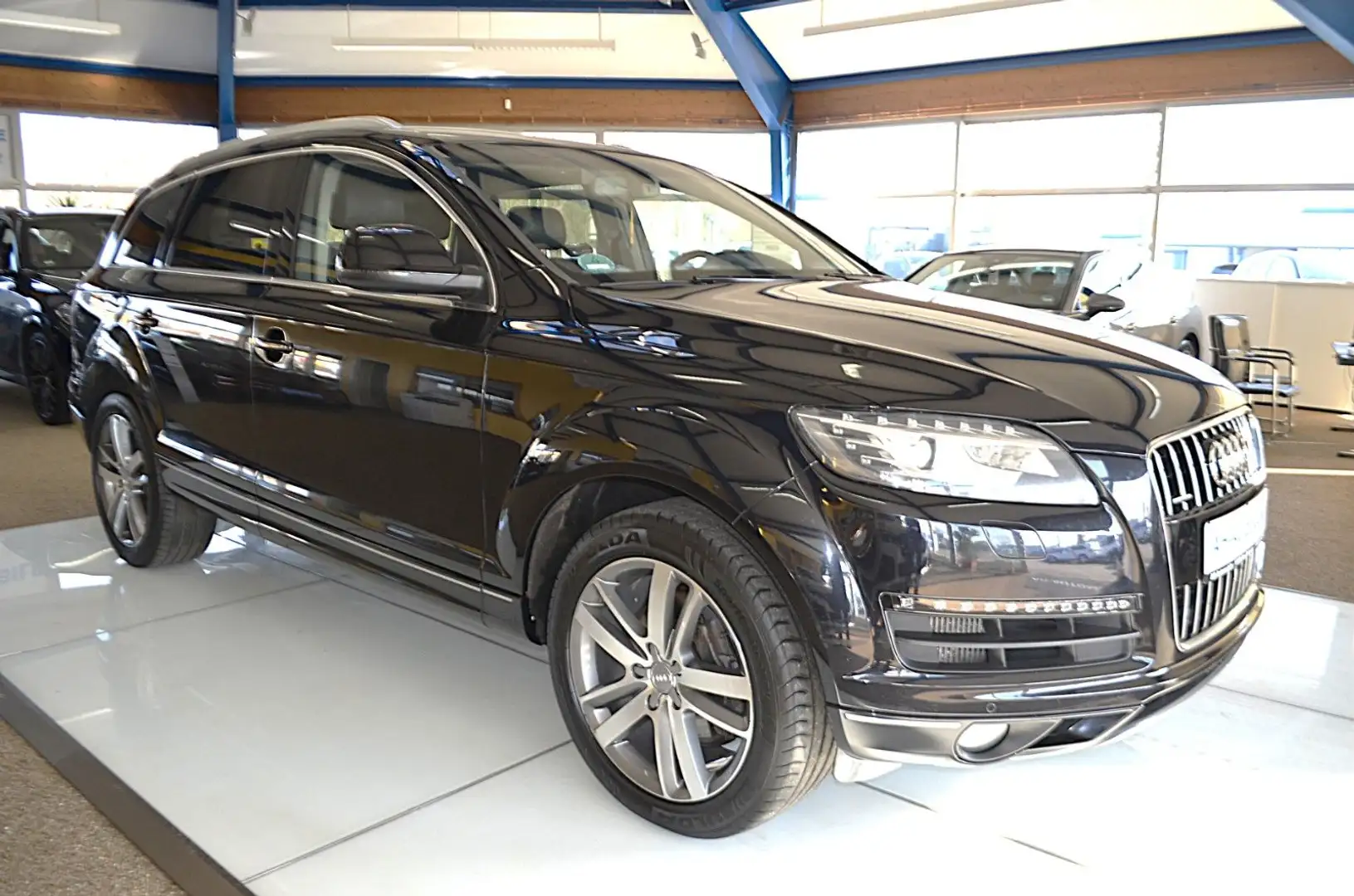 Audi Q7 3.0 TDI quattro XENON / NAVI / R-KAMERA / PDC Schwarz - 2