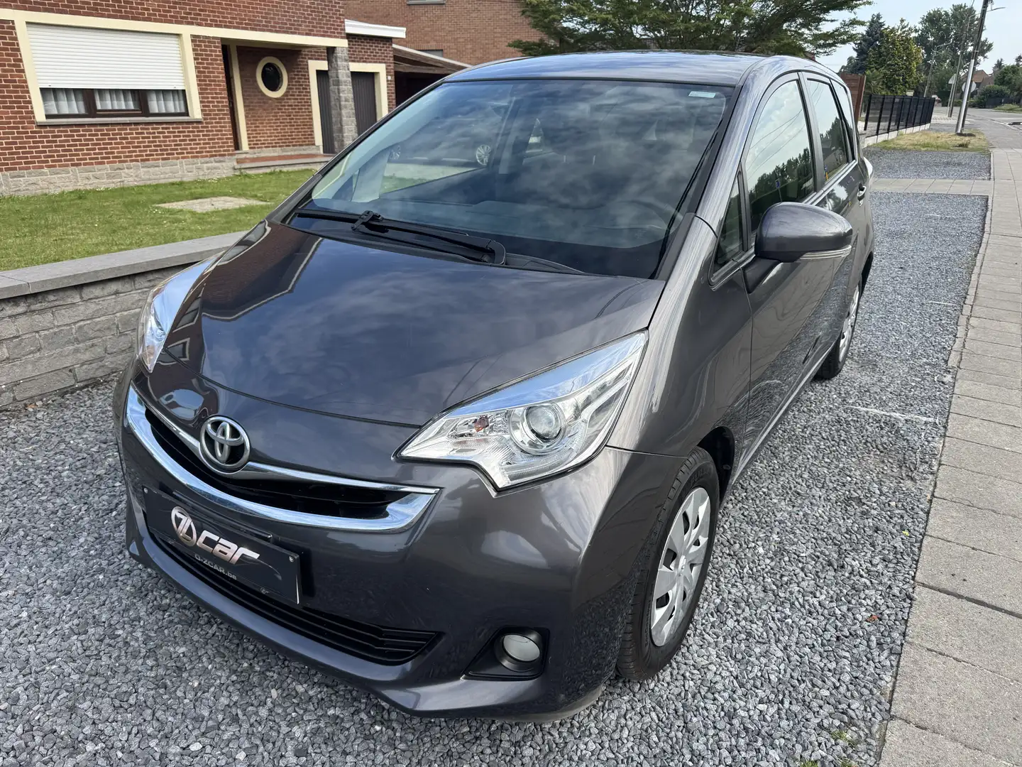 Toyota Verso-S Verso S 1.33 VVT-i Lounge GARANTIE 1AN Gri - 1