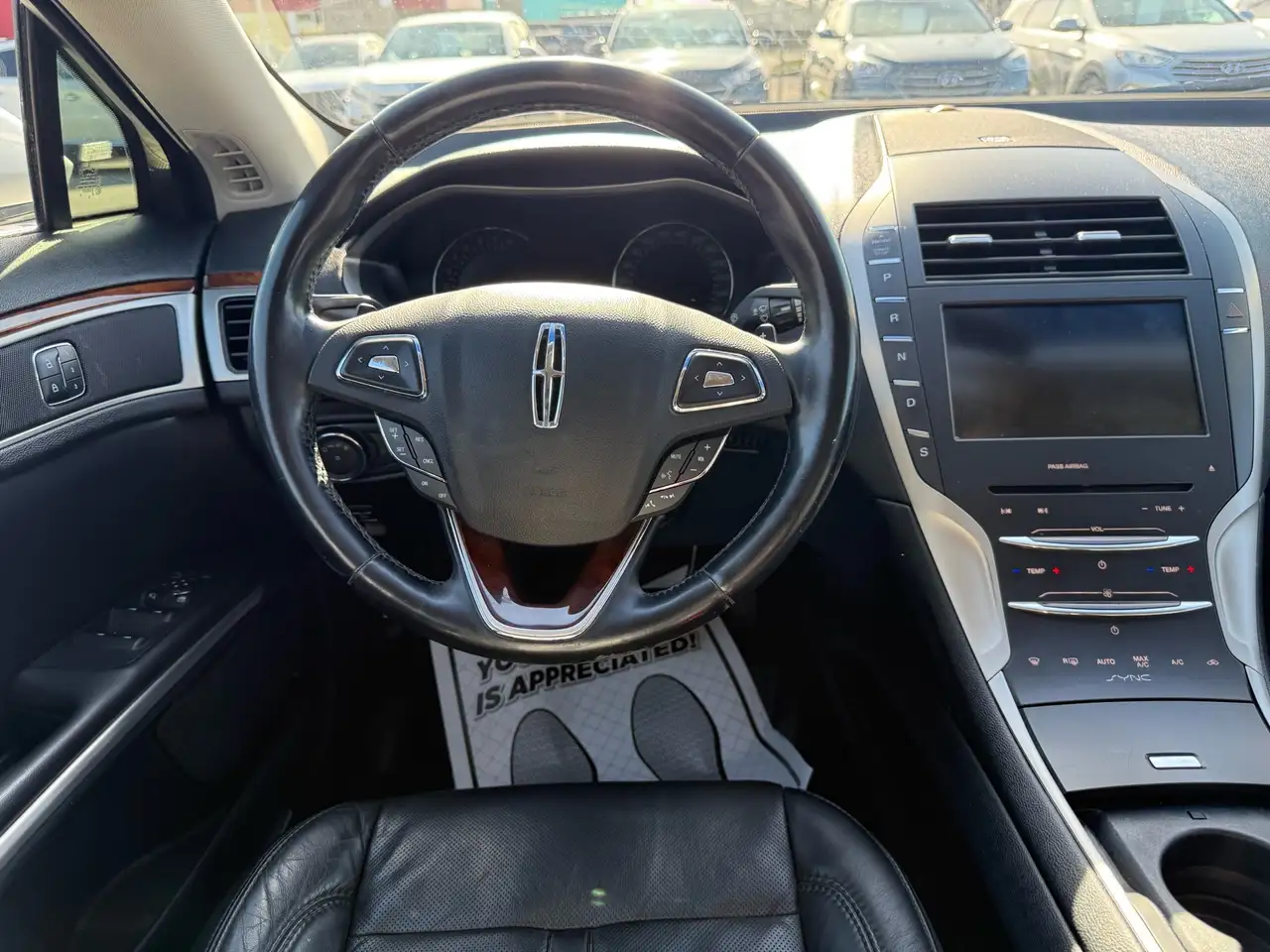 Lincoln MKZ снимка Lincoln MKZ