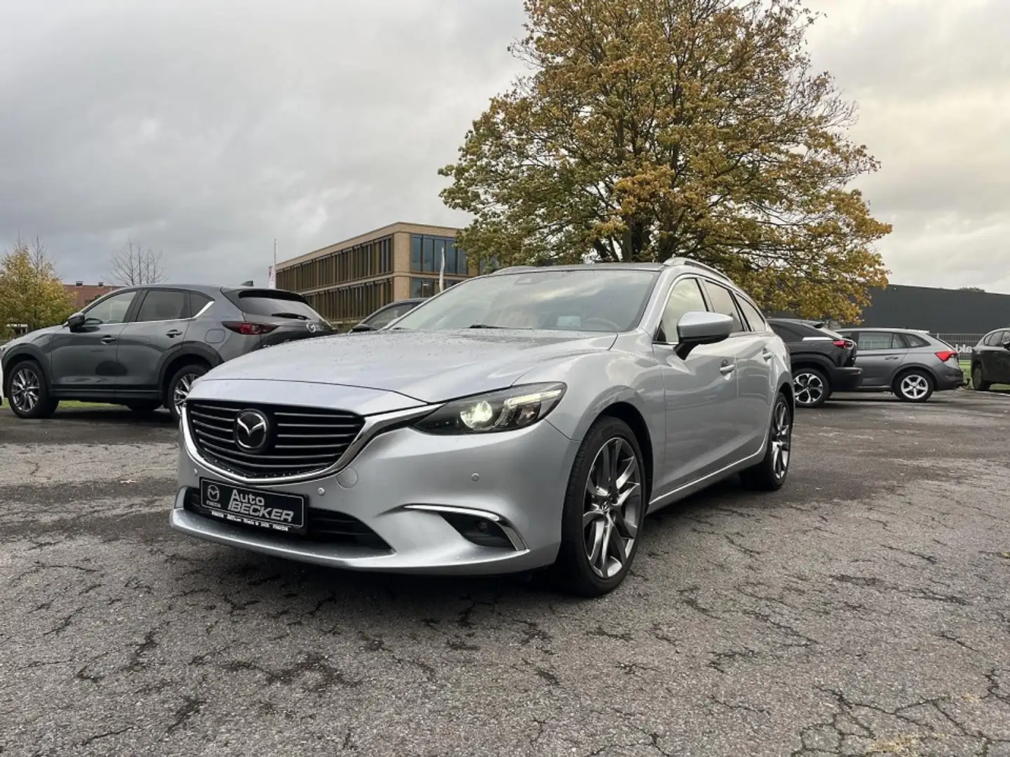 Mazda 6 SKYACTIV-D 175 AHK / Leder / Glasschiebed. / BOSE Silber - 2