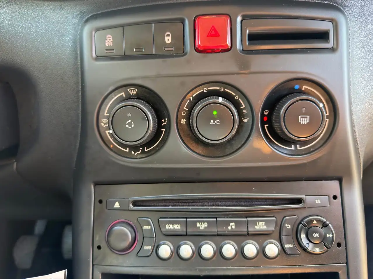 2015 Citroen C3 Picasso CITROËN C3 PICASSO 1.2 PURETECH – 110 PK – VOLLEDIG ONDERHOUDEN – DISTRIBUTIE GARANTIE, photograph 12