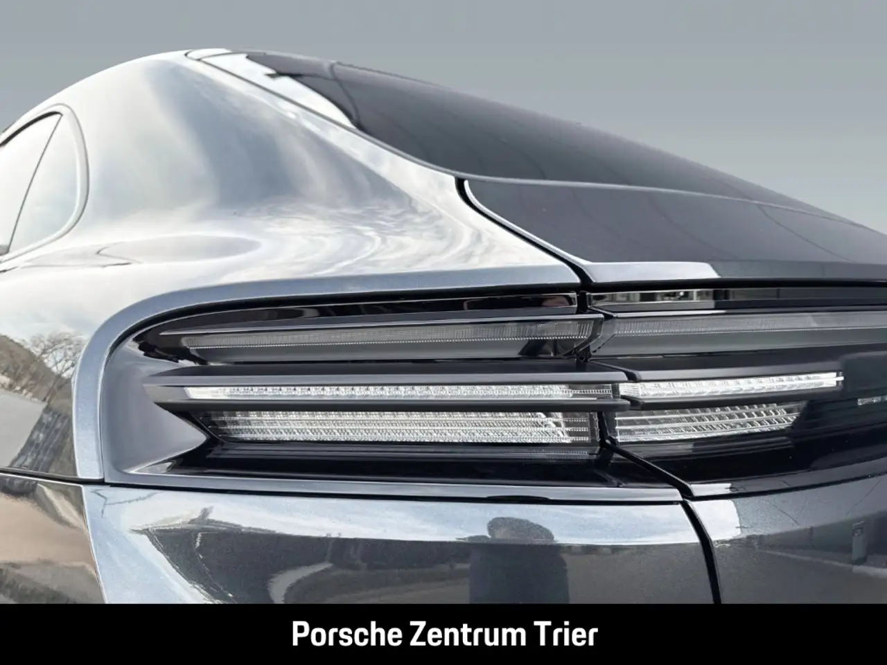 Porsche Macan Surround-View 21-Zoll Abstandstempomat LED 12
