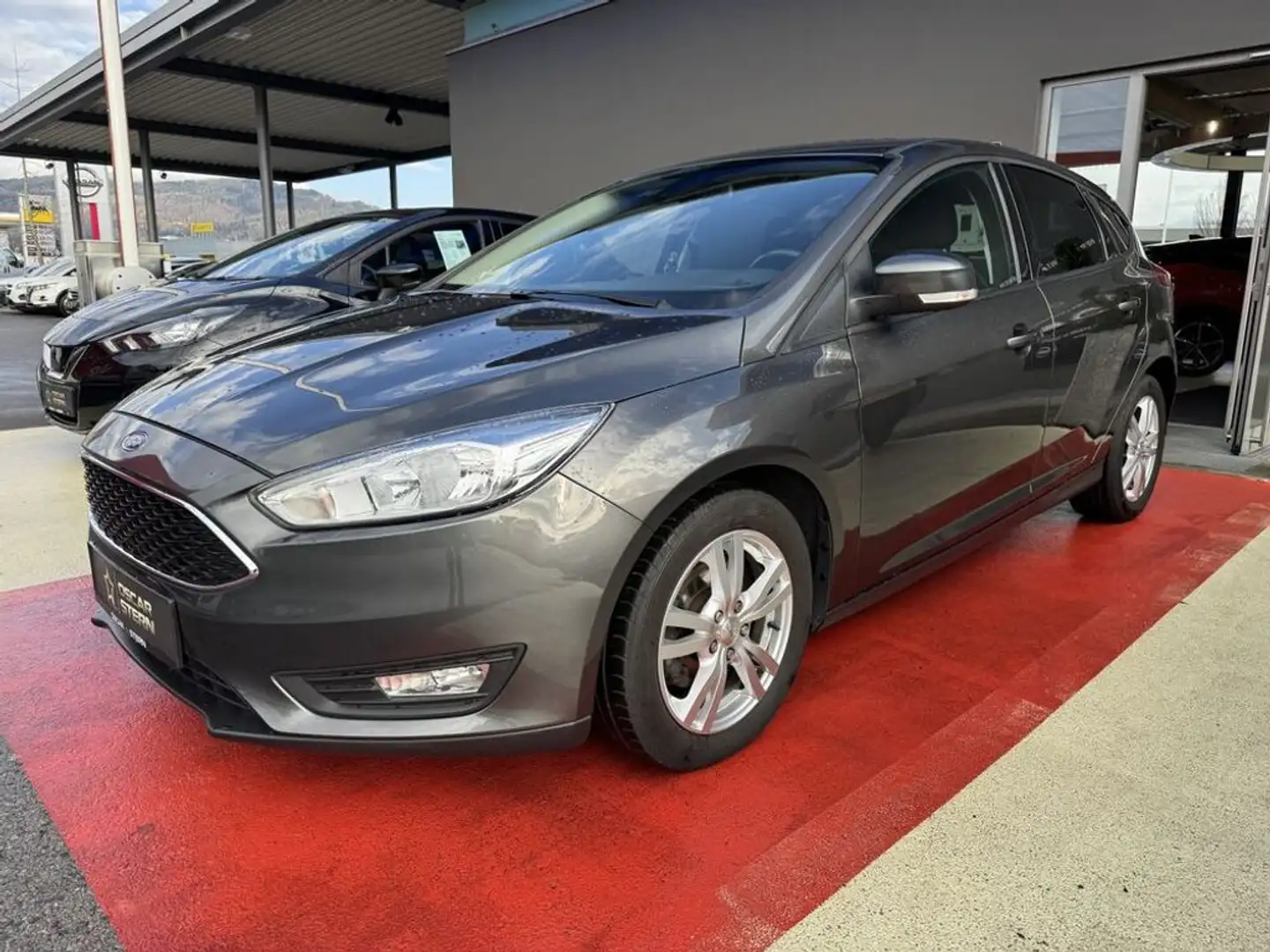 Ford Focus Trend Gris - 1
