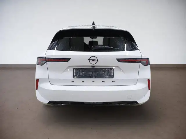 Opel Astra view 7