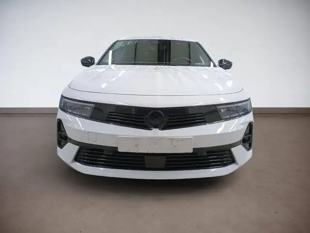 Opel Astra view 6