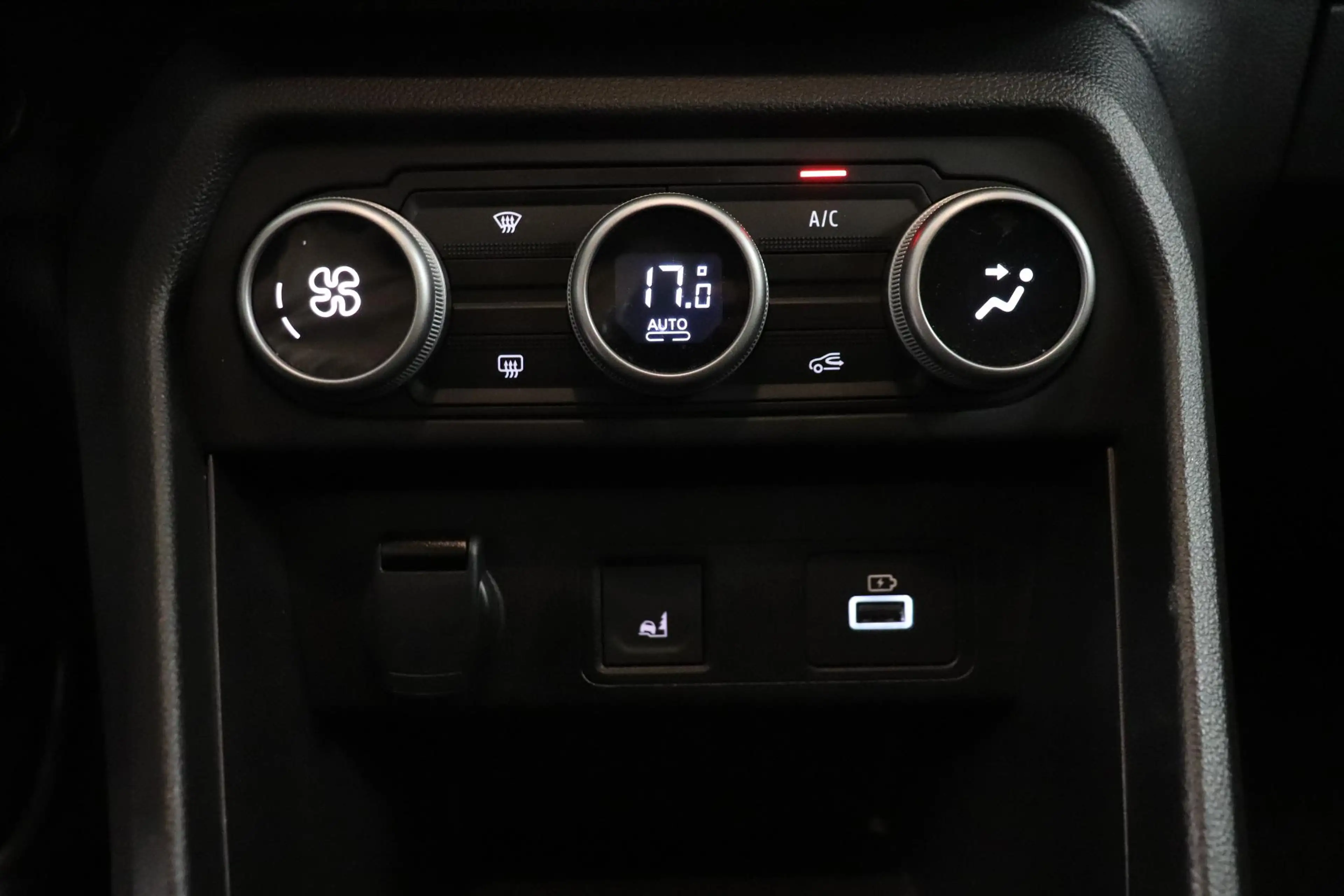 Dacia Jogger 1.6 Hybrid 140 Extreme 7p. | Camera | Trekhaak | C — photo 13