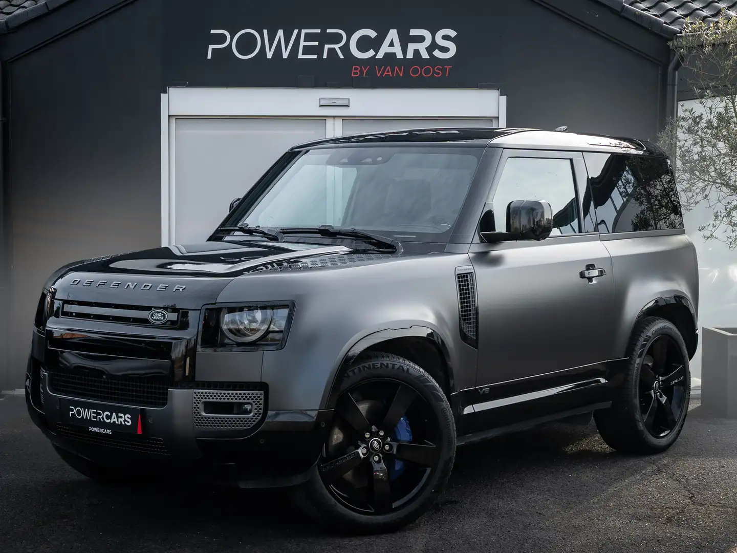 Land Rover Defender 90 5.0 V8 P525 | Carpathian Edition | BTW Grau - 1