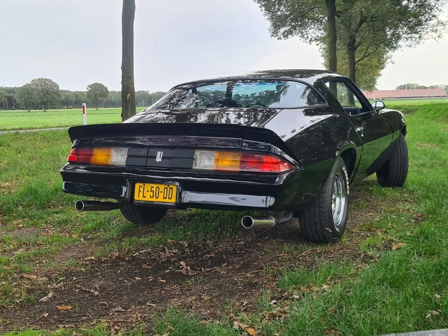 Chevrolet Camaro Black - 2