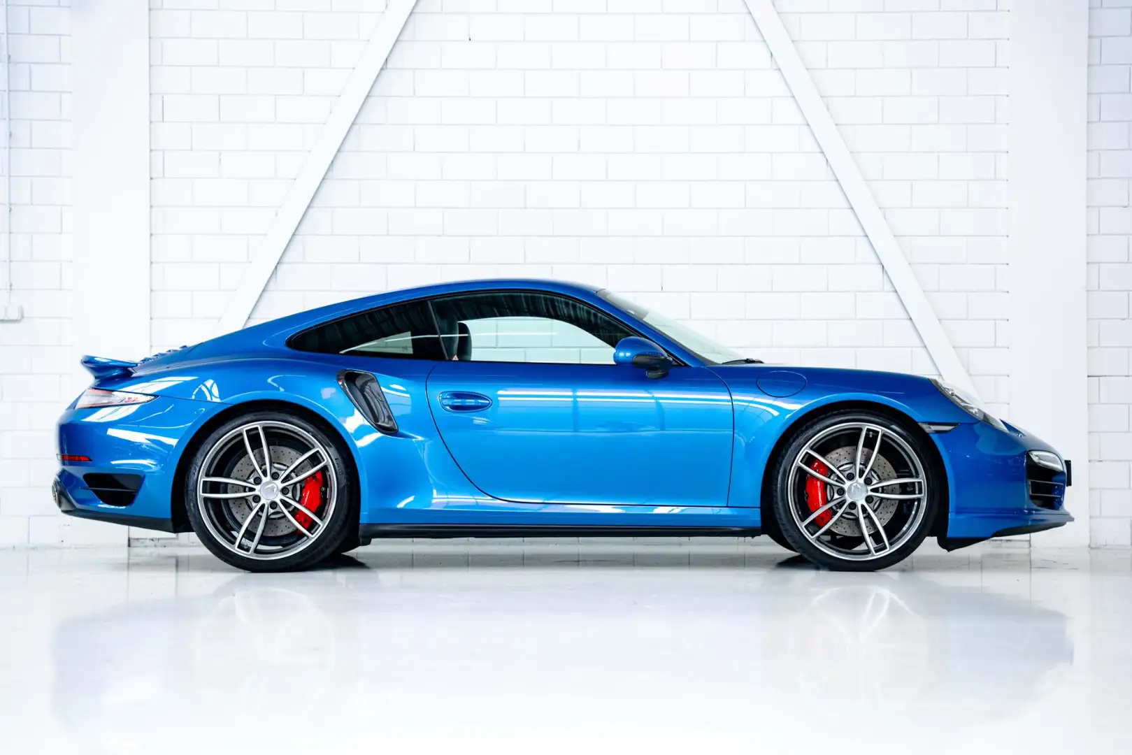 Porsche 991 Turbo | Techart | Akrapovic | Carbon Bleu - 2