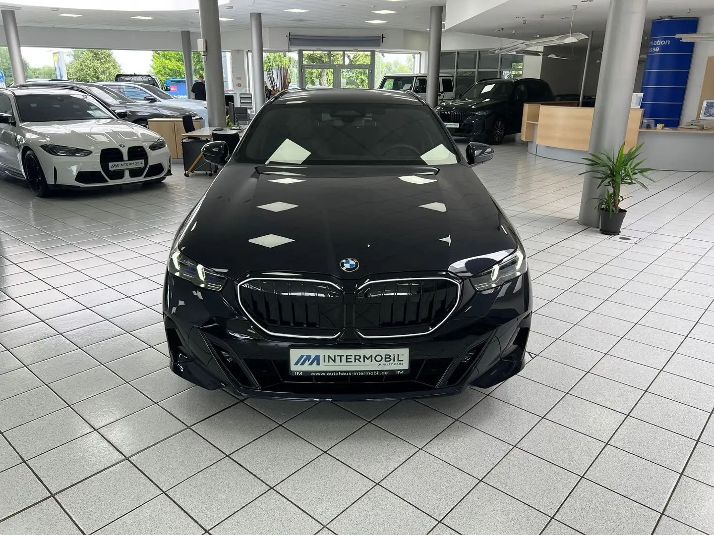 BMW 540 d xD M Sport Pro*PANO*HUD*STHZG*B&W*ICONIC* Schwarz - 2